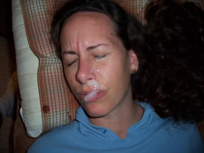 Hot cum on her lips... Hot cum on her lips...