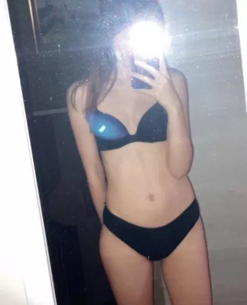 Hot little sister (18) Hot little sister (18)