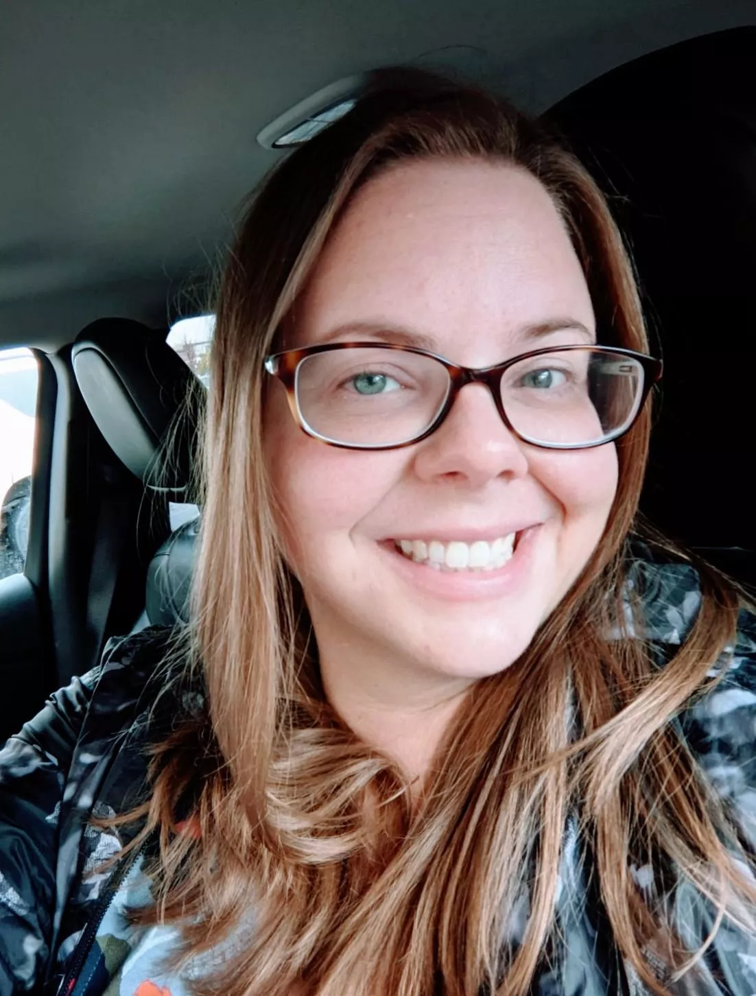 Hot 🔥 Mom nextdoor? Would you say hi? Hot 🔥 Mom nextdoor? Would you say hi?