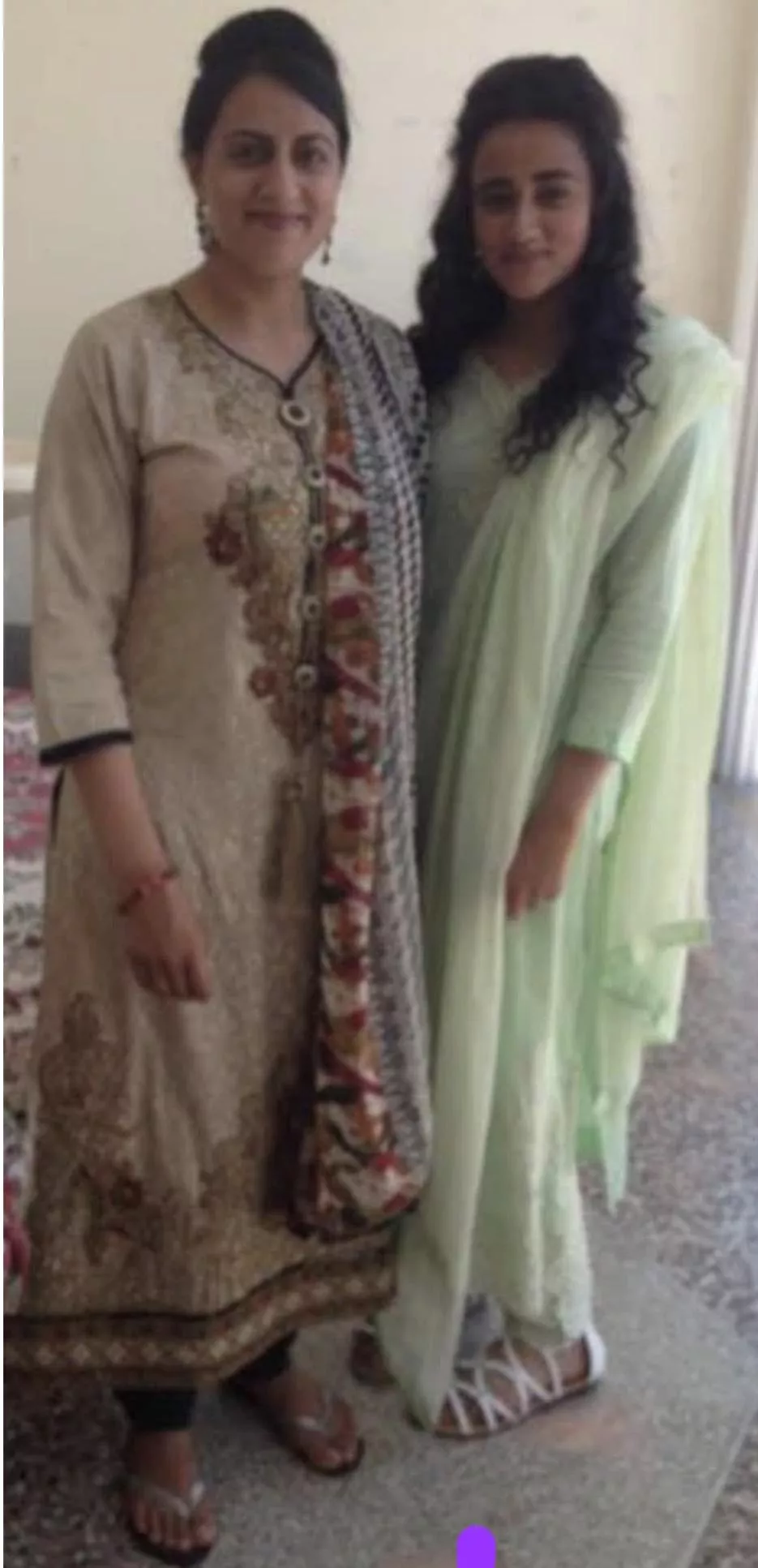 Hot mother and daughter 😍 Hot mother and daughter 😍