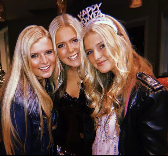 Hot Sisters Hot Sisters