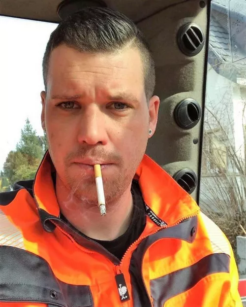 “Hot smokin Tradie” …