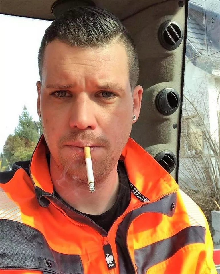 “Hot smokin Tradie” …