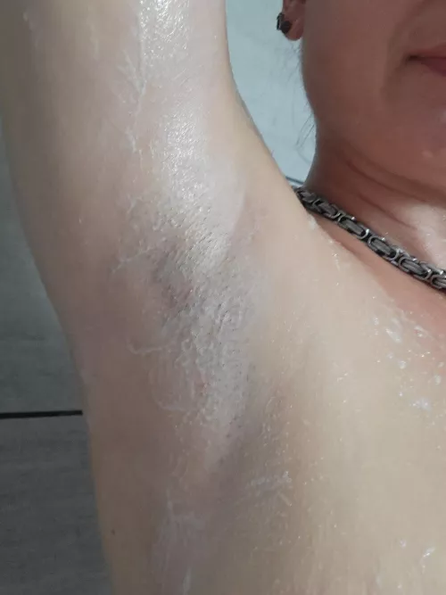 Hot soapy armpits. can you see the stubble?