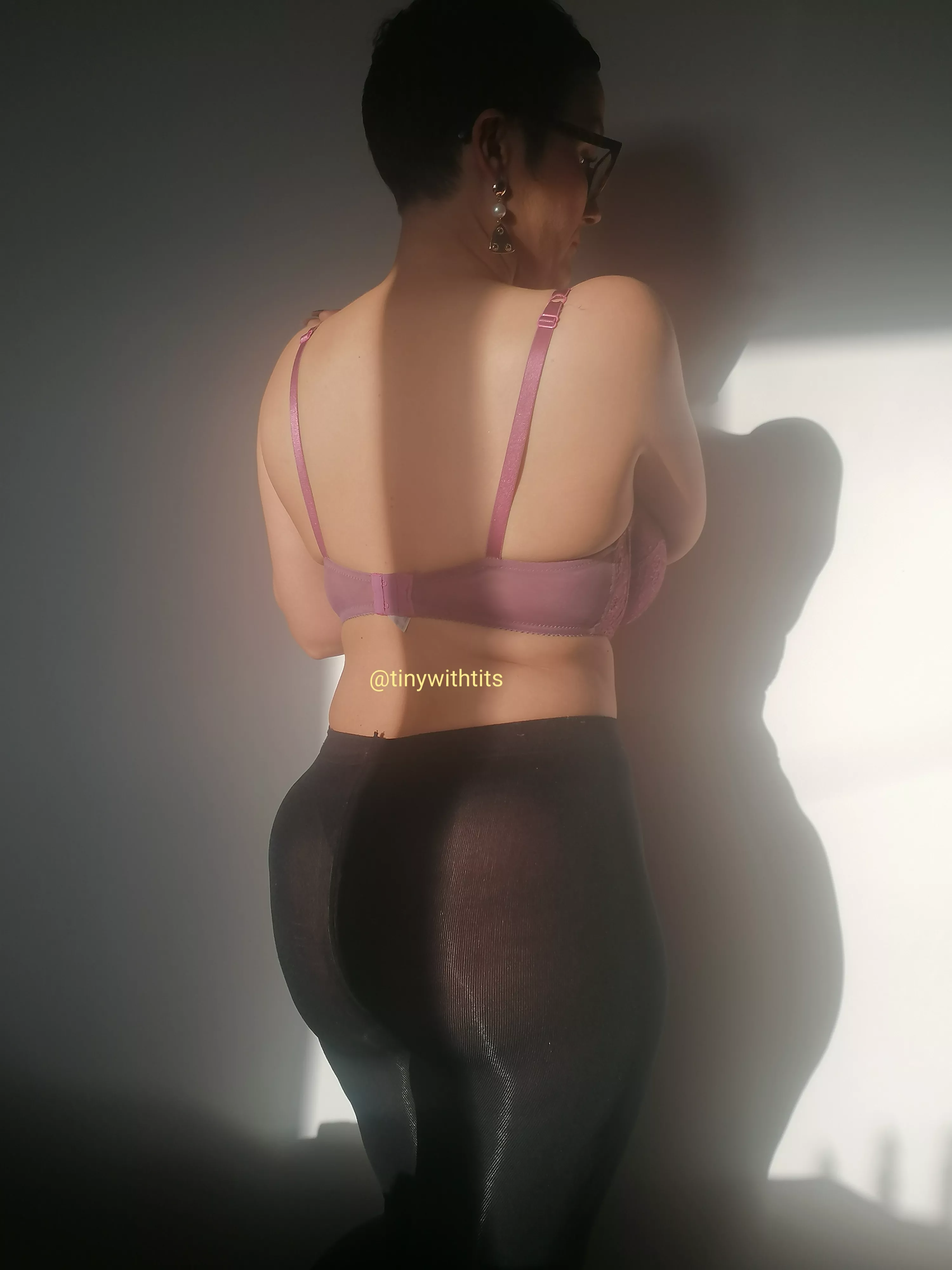 Hot sunshine on my ass π₯βοΈππ Hot sunshine on my ass π₯βοΈππ