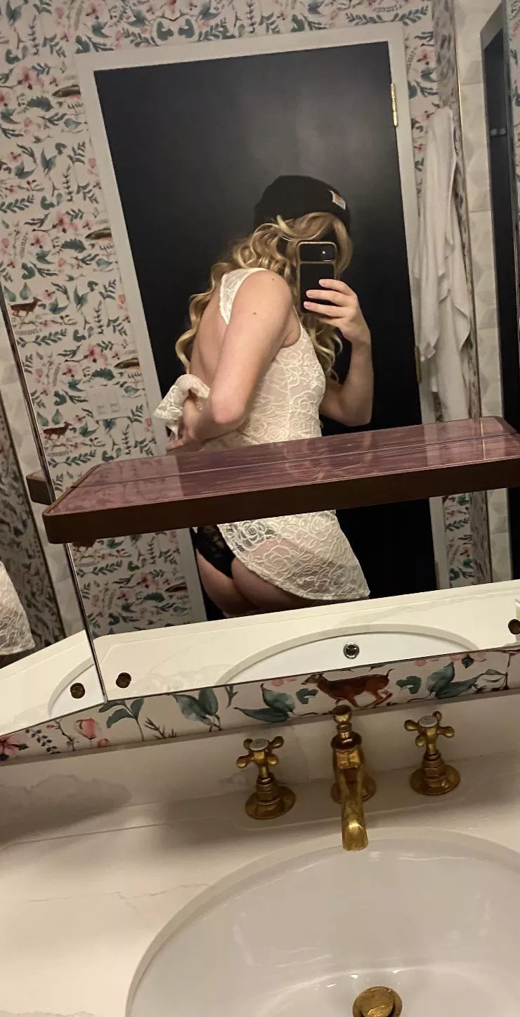 Hotel bathroom of random Redditor Hotel bathroom of random Redditor