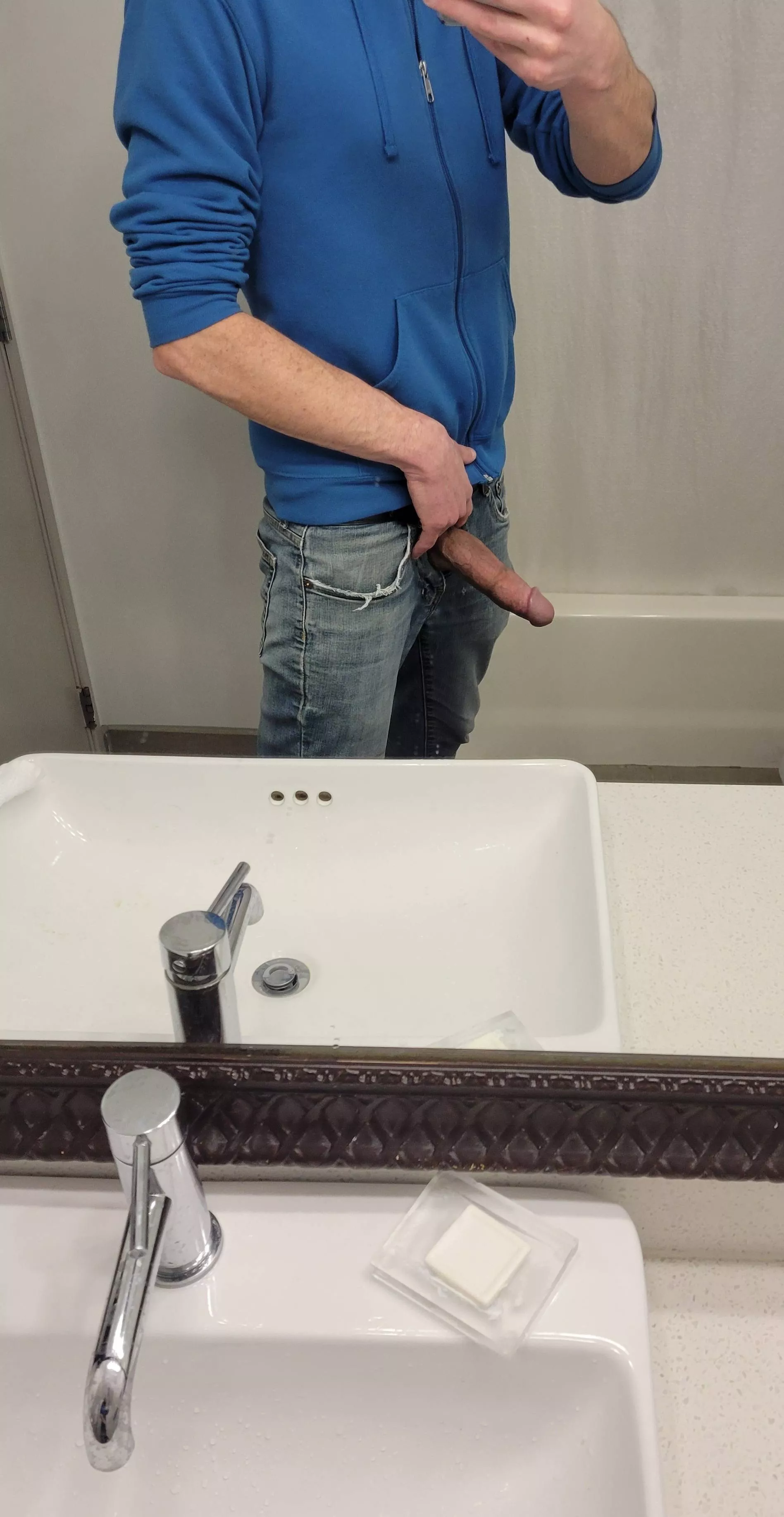 Hotels are boring, help me pass the time! Hotels are boring, help me pass the time!