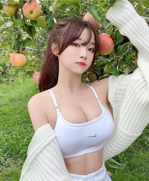 Hottie in White Hottie in White