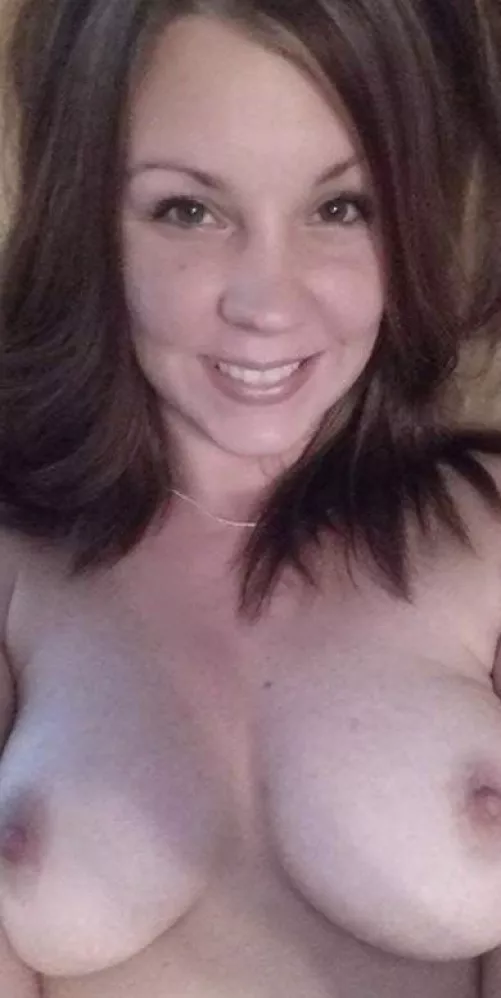 Hotwife ready to play