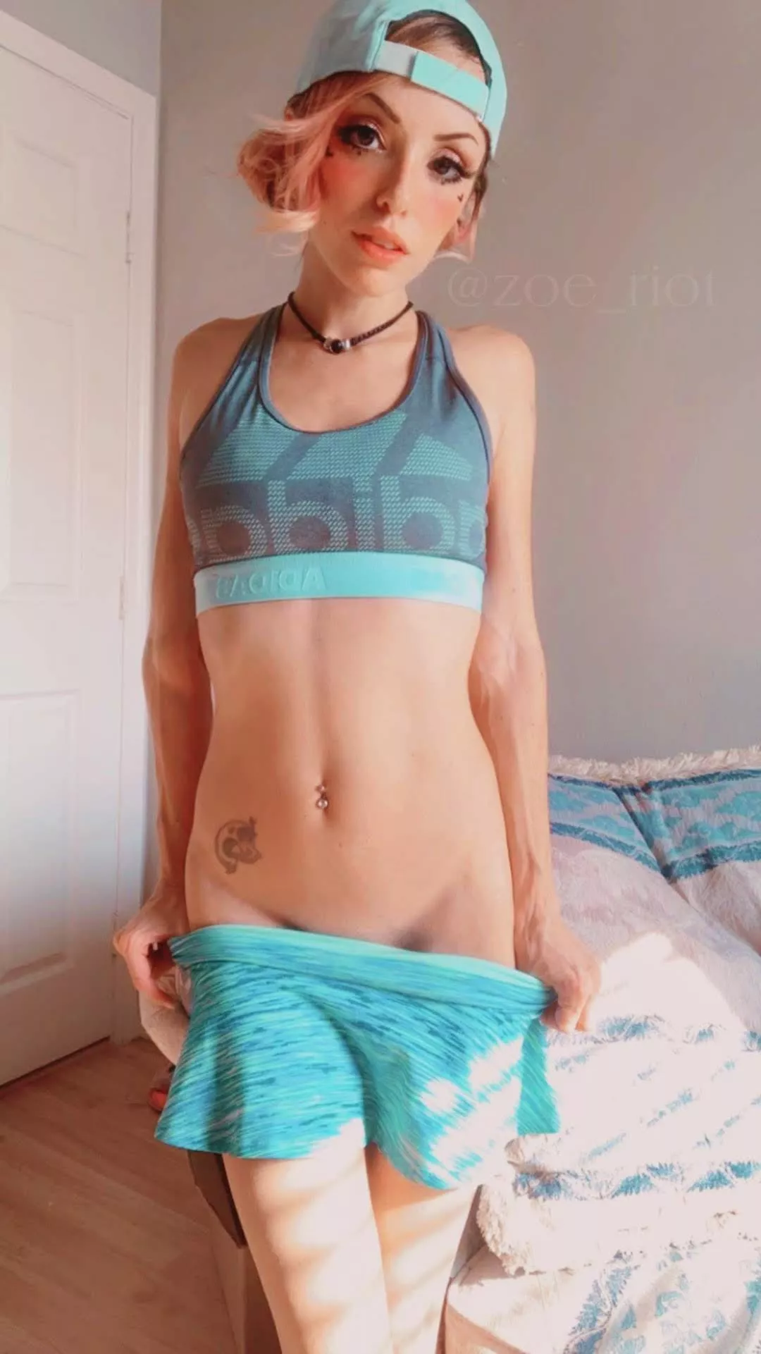 How about some sexy lower tummy for your scroll?