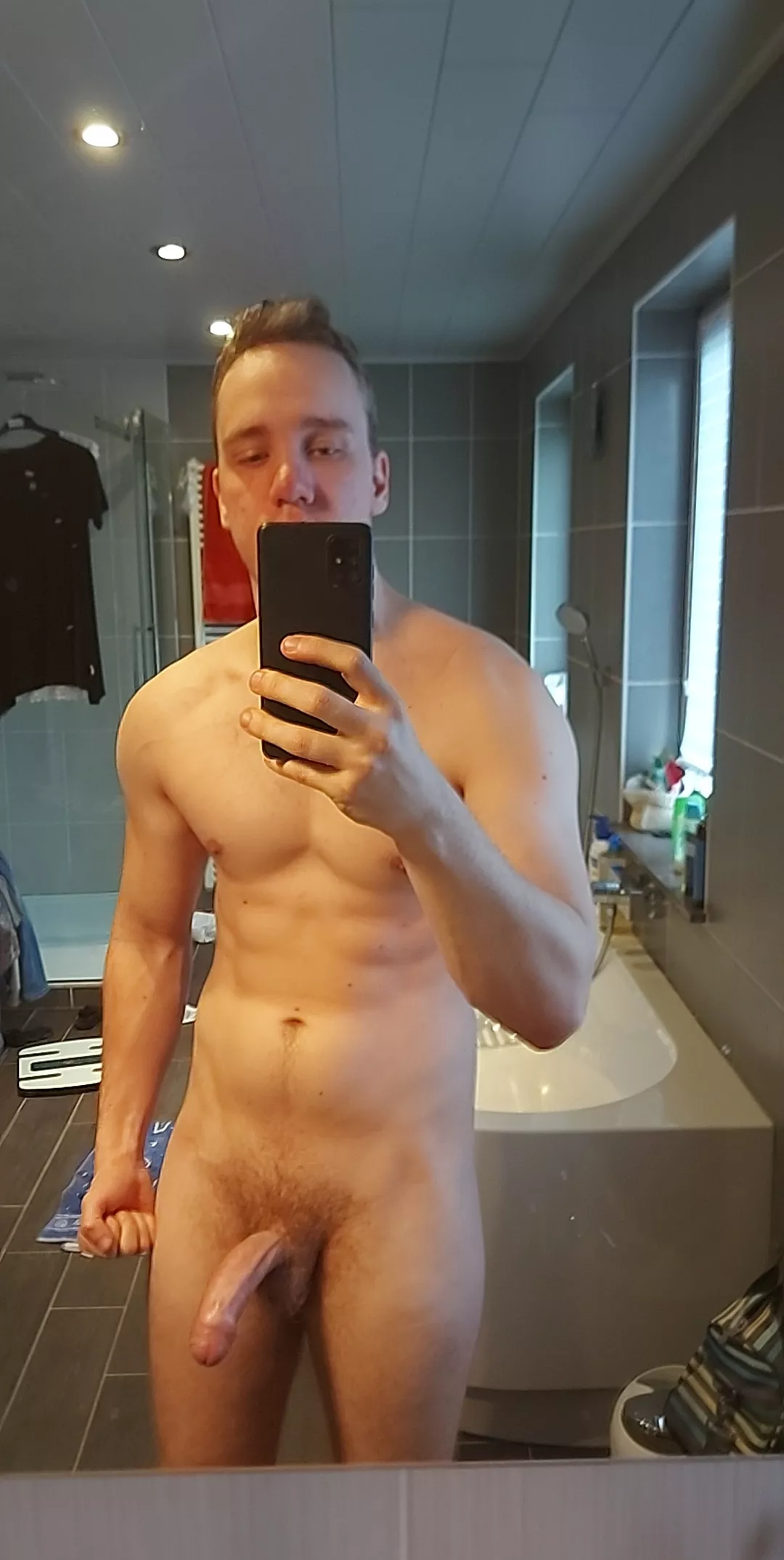 How about we do a post workout fuck ? Pm open ;) How about we do a post workout fuck ? Pm open ;)