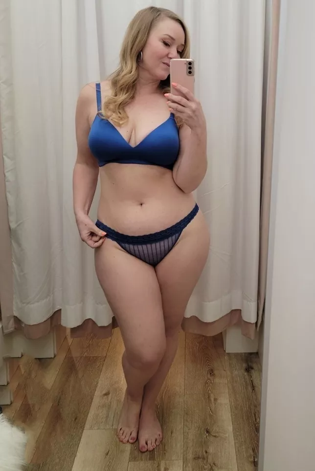 How are my curves looking for almost 50? [F48]