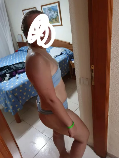 How big should she get her tits done?