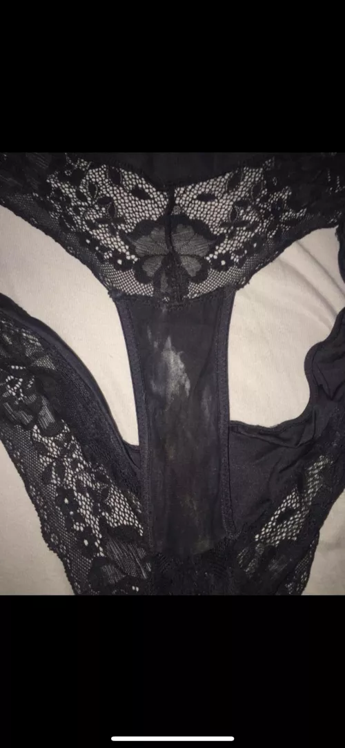 How can I cum into my mother's underwear without her noticing? Dm me