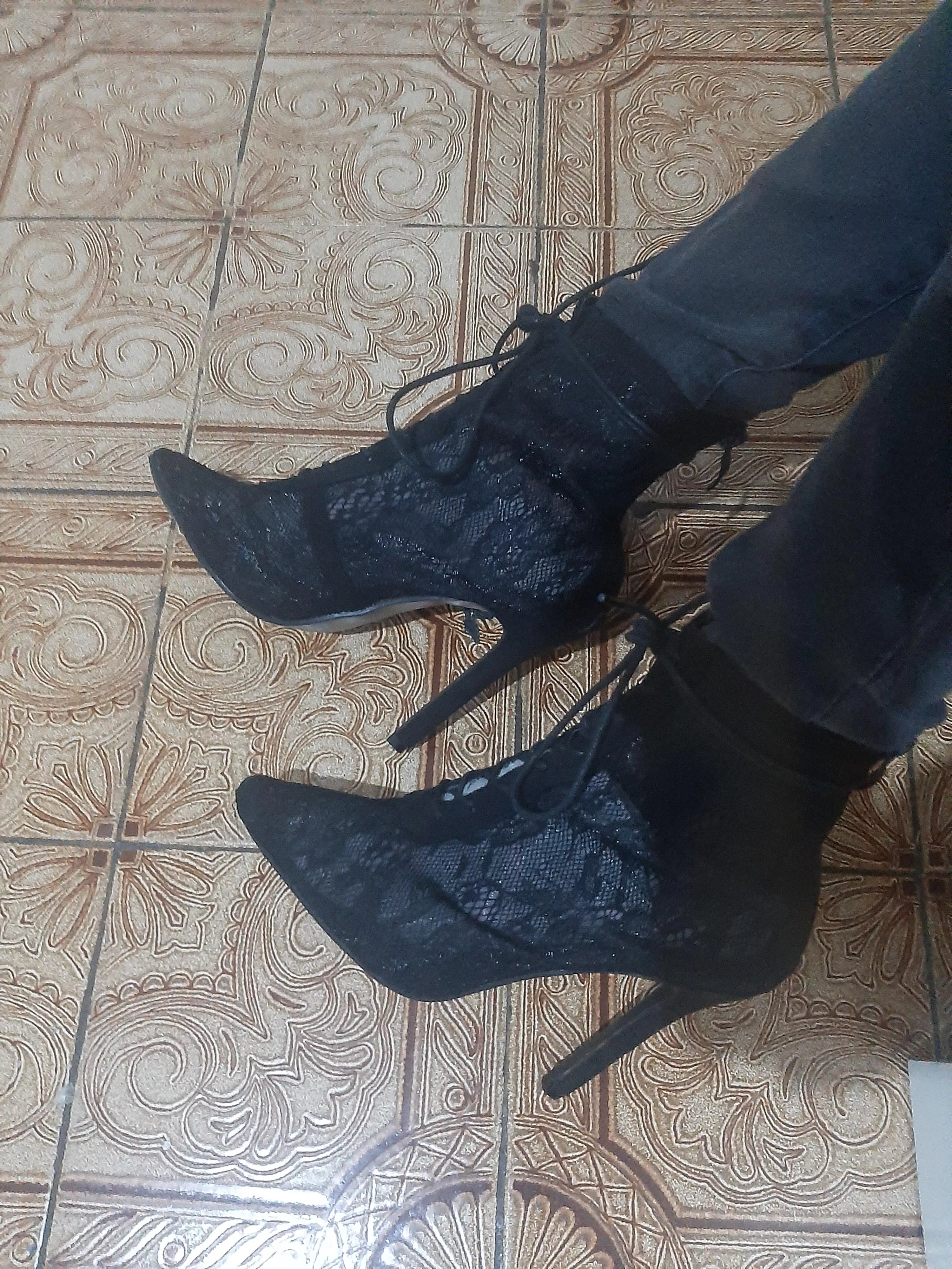 How cute are these? I was just practicing my stage presence. Leave music suggestions in the comment section 😍😍 How cute are these? I was just practicing my stage presence. Leave music suggestions in the comment section 😍😍