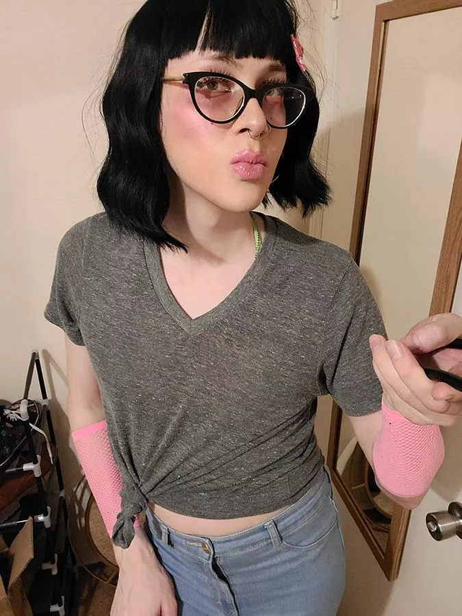 How do I look? How do I look?