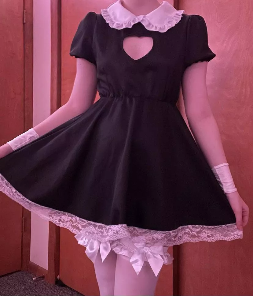 How do I look in a dress? 💕