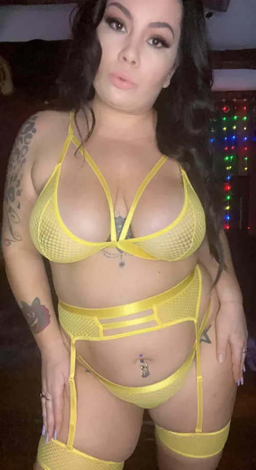 How do I look in yellow?
