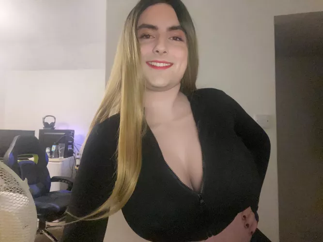 How do I look? (One day I will master how to pose for a cameraππ)