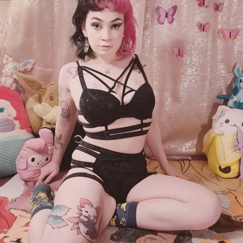 How do i look? 😋🖤🖤