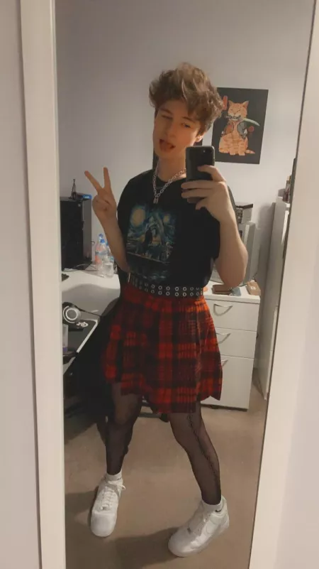 how do i look? x how do i look? x