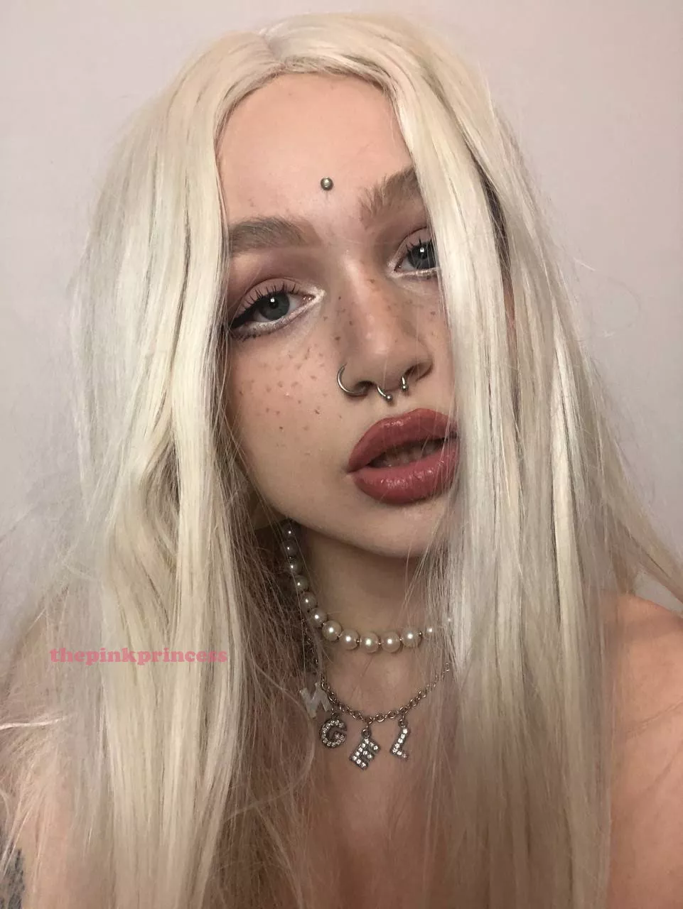 how do u like my face? is it time for pic with body now?