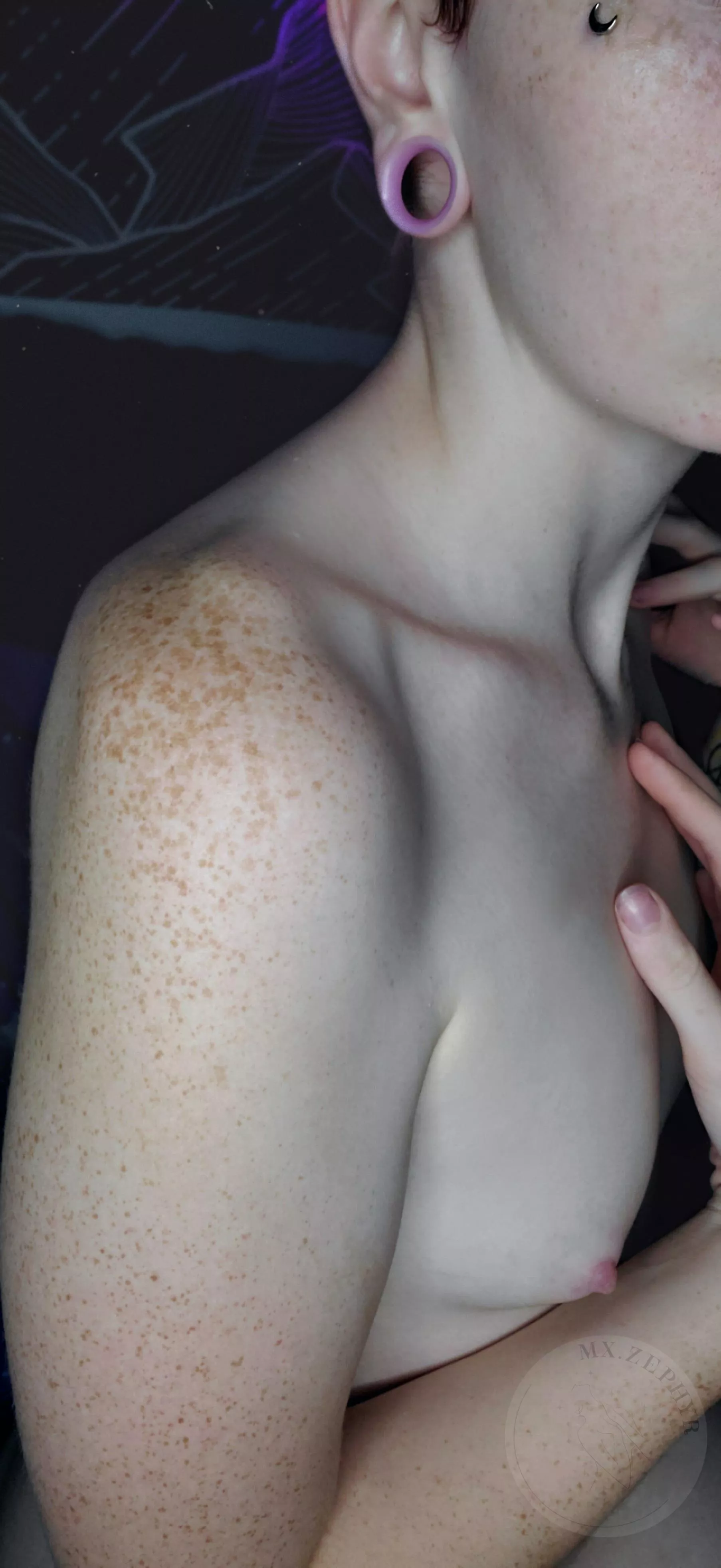 How do y'all feel about freckley bois? How do y'all feel about freckley bois?