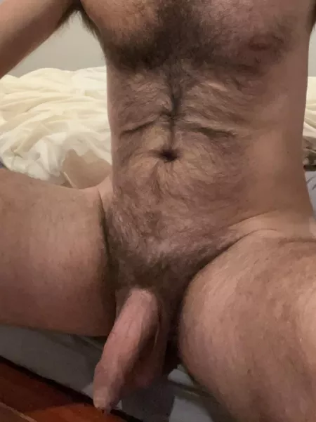 How do you feel about a 6โ5โ man with a hairy chest?