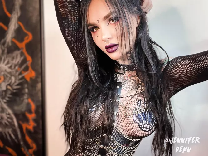 How do you feel about chains and leather over fishnets here? ๐๐ปโโ๏ธ