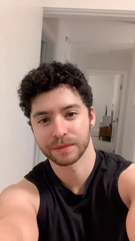 How do you guys keep in touch with everyone you know? Sometimes we get so busy with life, we don’t even notice how we’re forgetting to at least say hi to friends and family. Makes me feel terrible. At the same time, I’m not good at small talks. I d How do you guys keep in touch with everyone you know? Sometimes we get so busy with life, we don’t even notice how we’re forgetting to at least say hi to friends and family. Makes me feel terrible. At the same time, I’m not good at small talks. I d