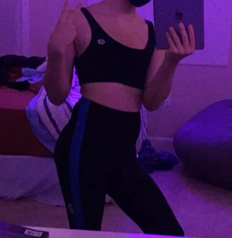 How do you guys like exercise outfits? How do you guys like exercise outfits?