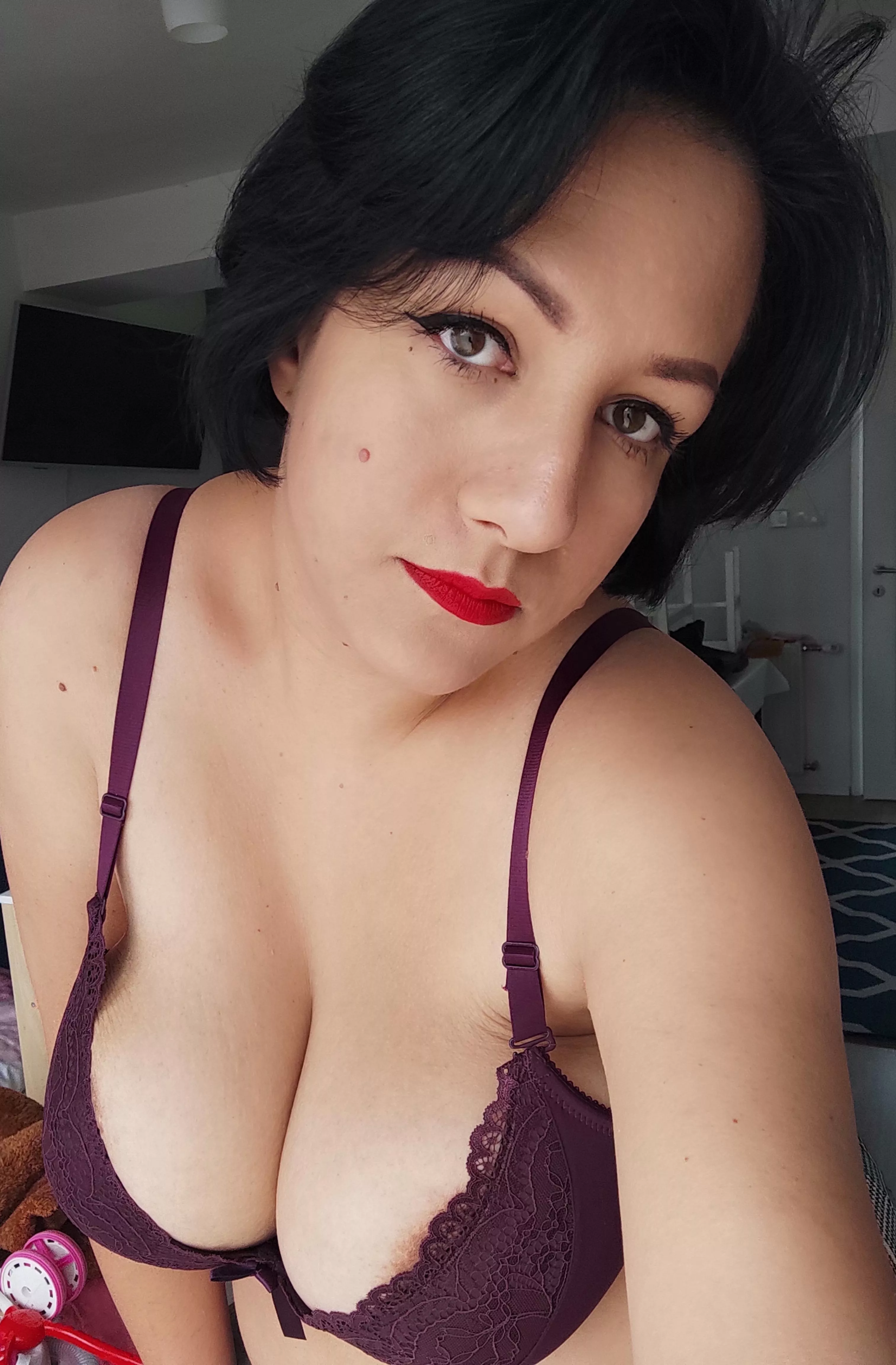 How do you like my blue night hair color 🖤💄