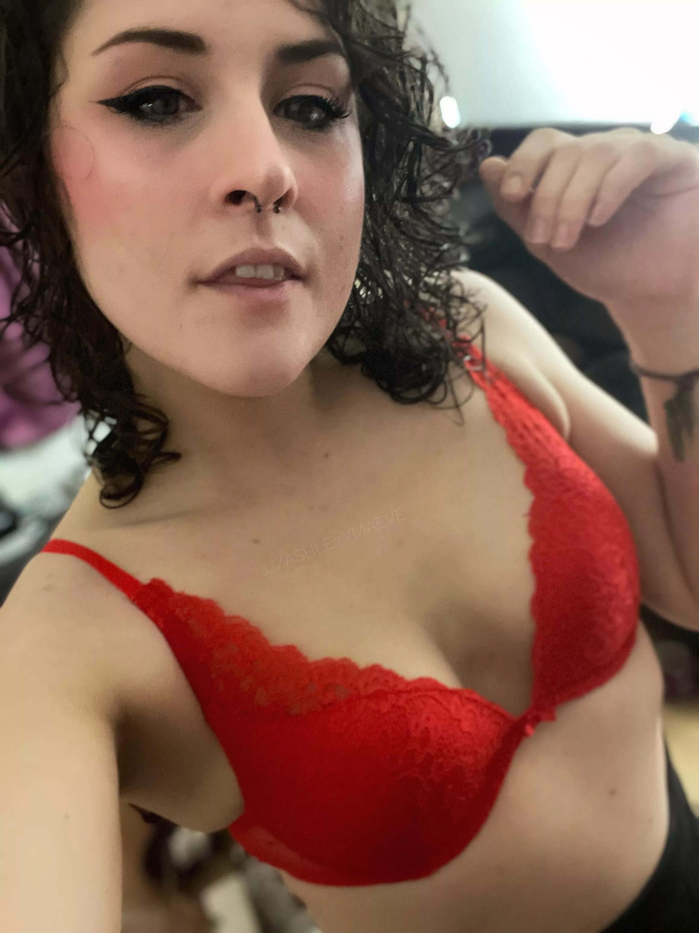 How do you like my boob gap? ❤️