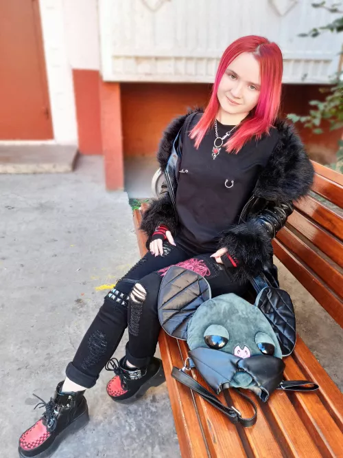 How do you like my casual style? π€