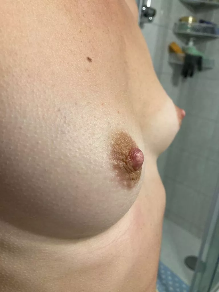 Nude with small boobs