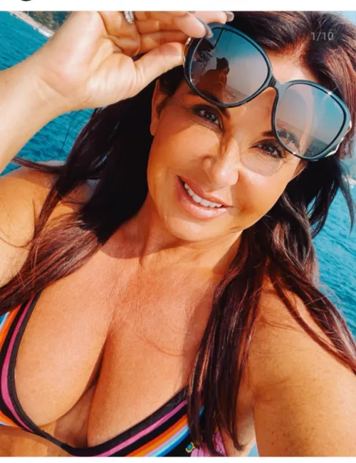 How do you rate this gilf?