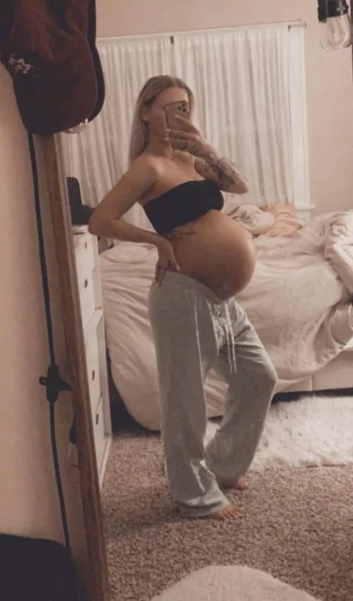 How does my preggo belly look?