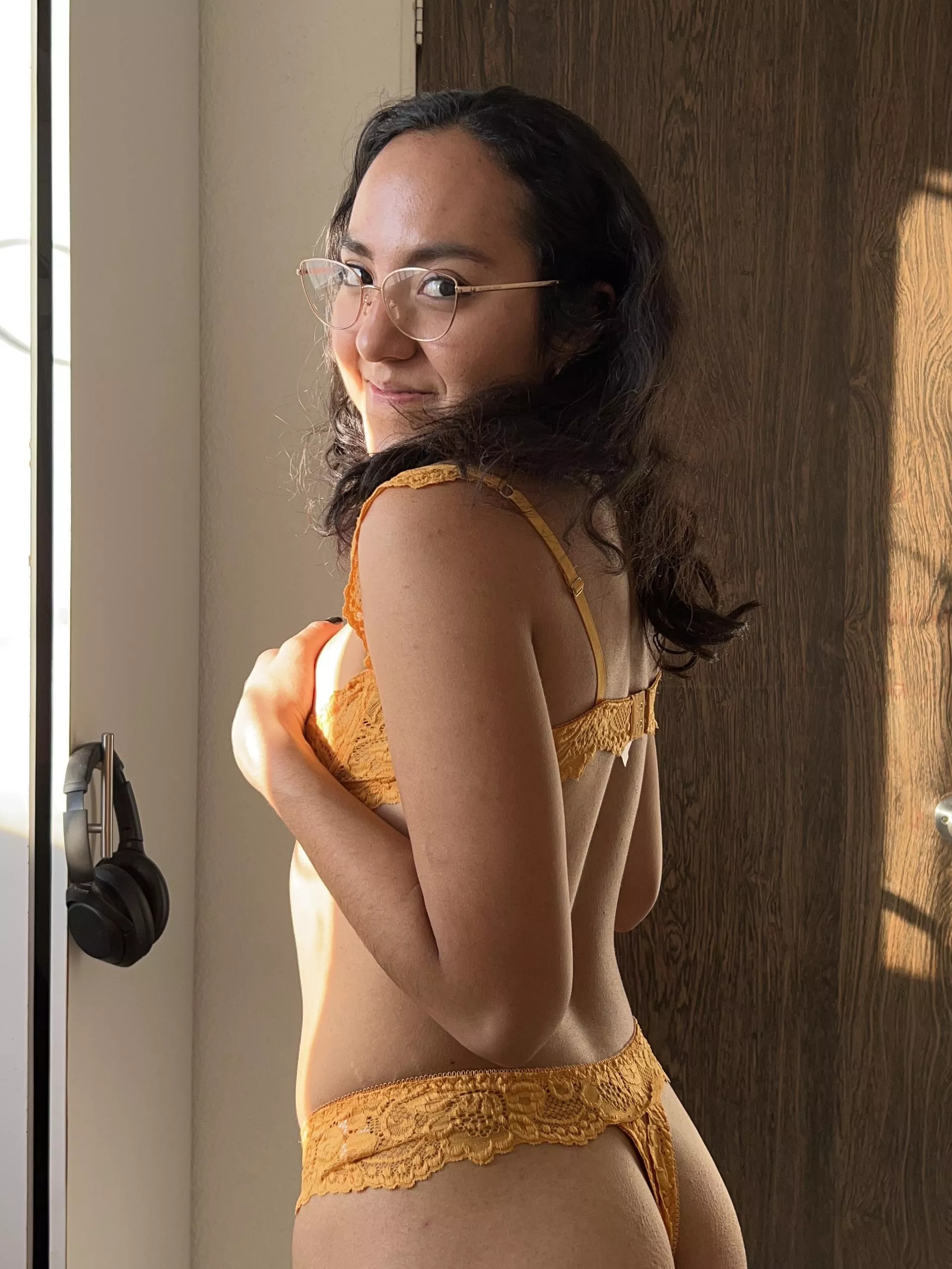 How does yellow look on me? 😇