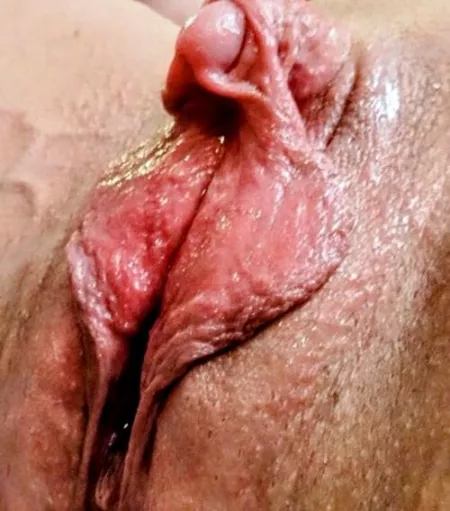 ? how hard and the way her labs are hanging like drapes ??