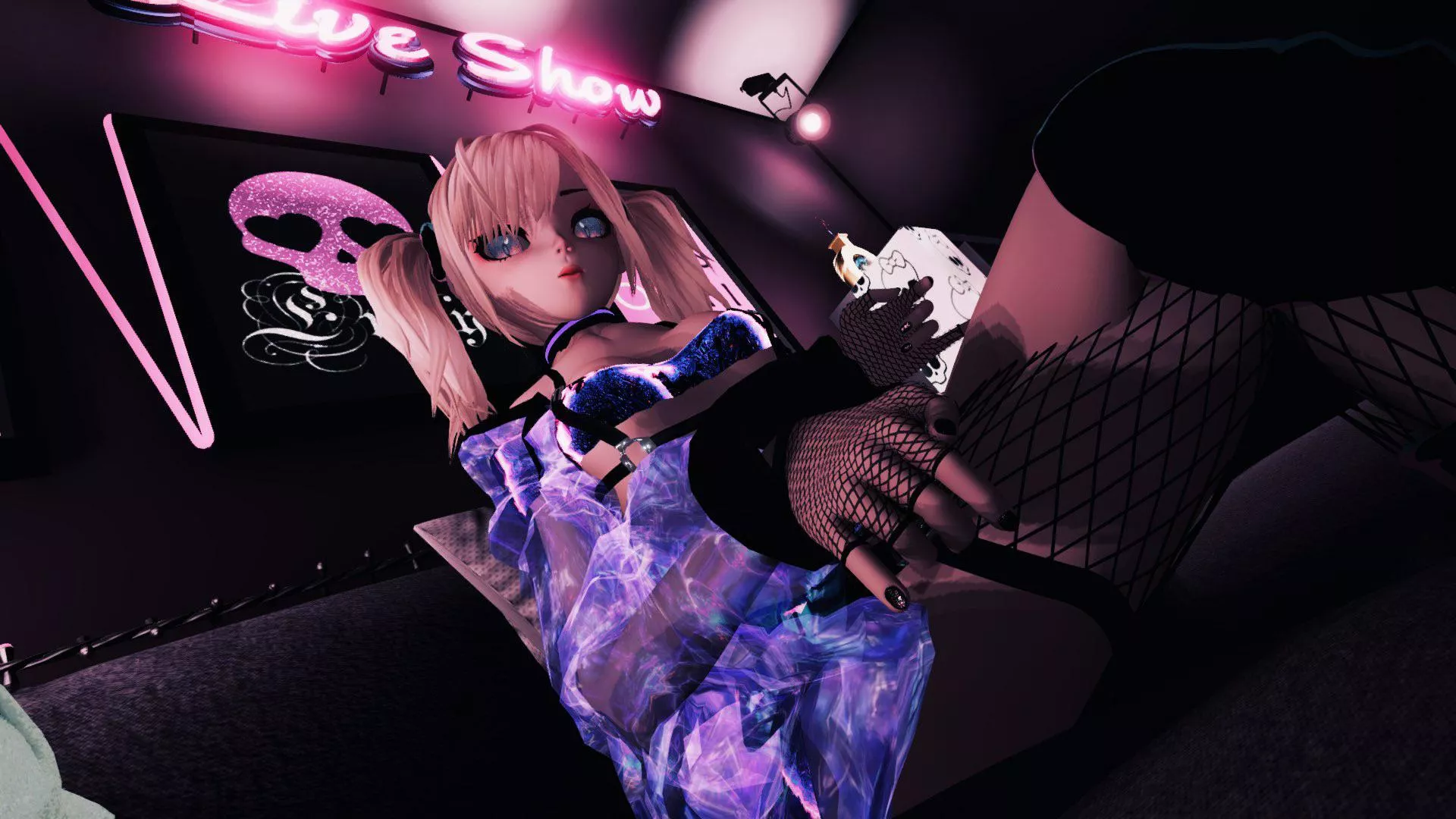 How is your Thursday? Are you ready to spend this night with the Queen of the Night? I am already online? https://chaturbate.com/emyliveshow