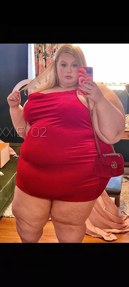 How much do you think she weighs? 😂😂😍😍😍🍰🍰❤️❤️❤️ How much do you think she weighs? 😂😂😍😍😍🍰🍰❤️❤️❤️