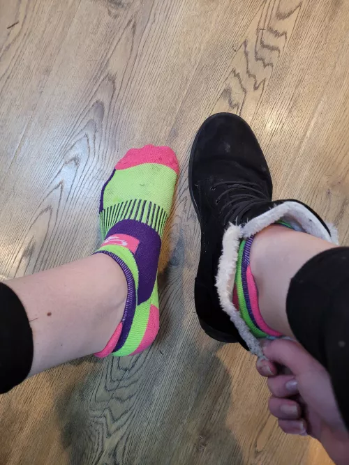 How sweaty do you think my size 14 foot will get in these socks and boots? ππ¦