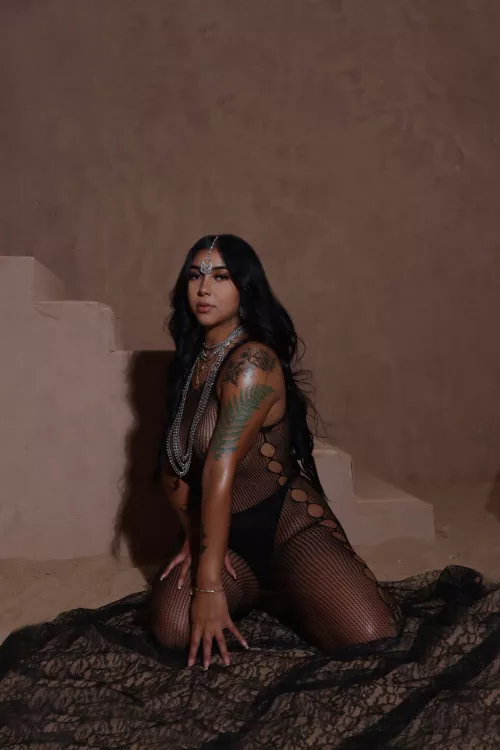 How would you devour this slutty Indian?