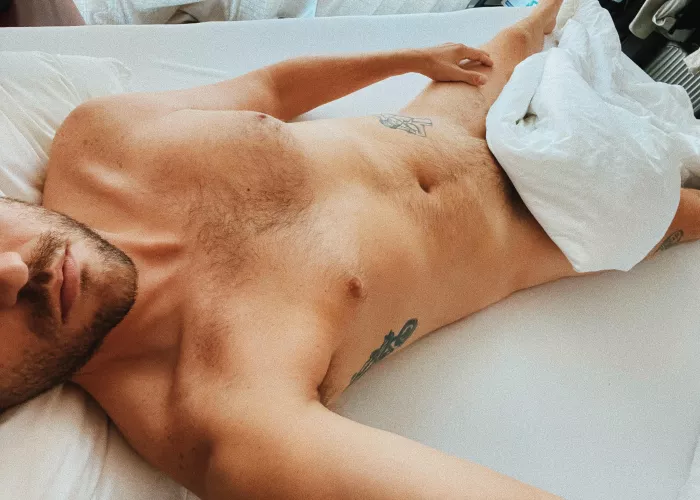 How you like lazy mornings in bed? π