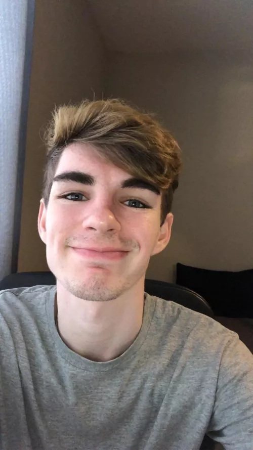 Howdy, anyone want to chat feel free to message me! Howdy, anyone want to chat feel free to message me!