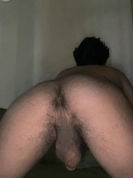 Howdy π€  morning yβall just getting ready for work this morning after my shower. How are yβall doing ?