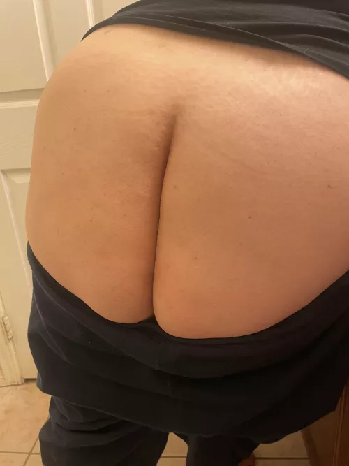 howβs my butt look? DMS open