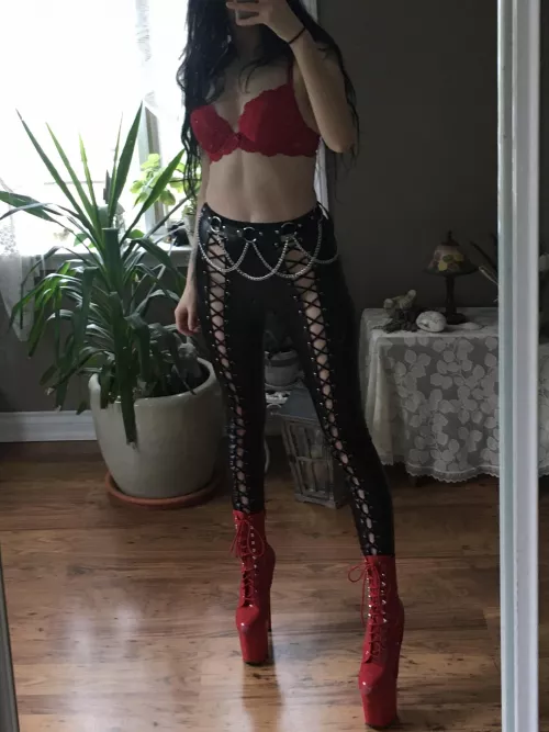 Howβs my outfit?