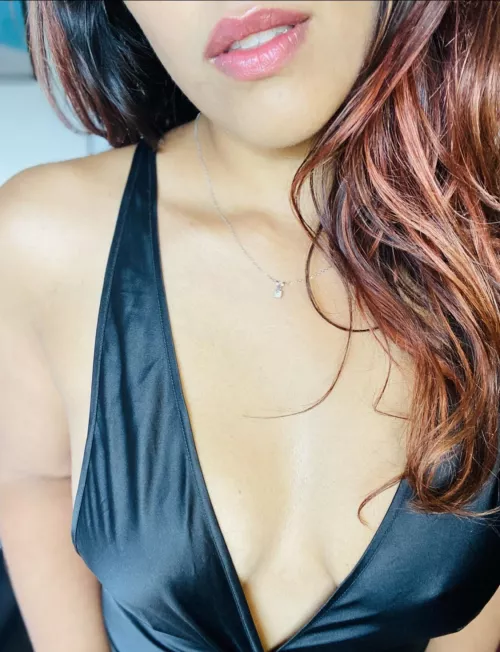 Howβs this color on me? (F)