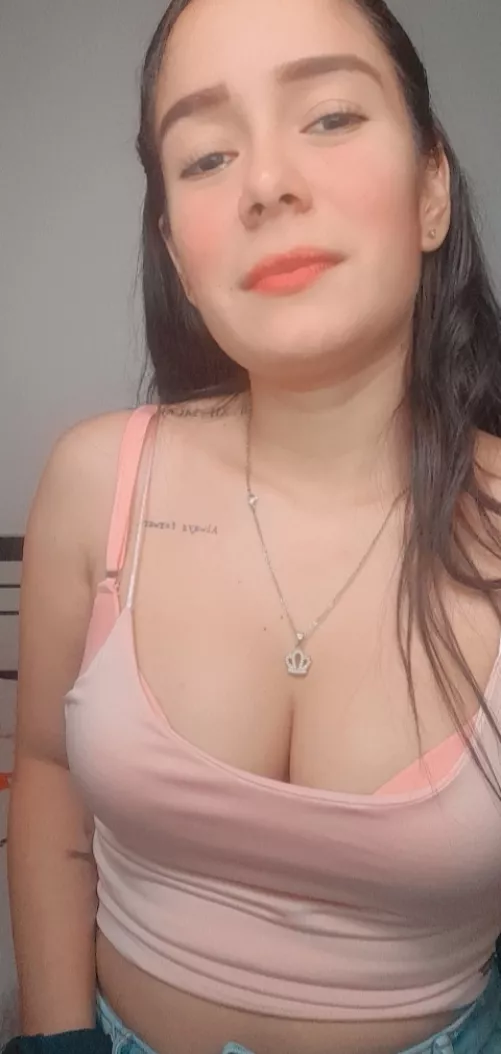 https://chaturbate.com/avrillopez/ ??ONLINE??
